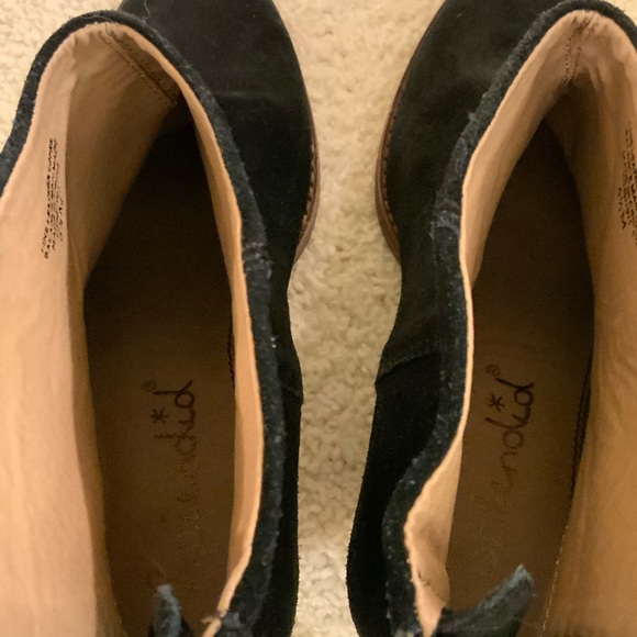 SPLENDID WOMENS SUEDE TASSEL BACK ZIP ANKEL BOOTS - Picture 2 of 10